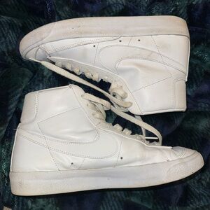 White nike blazers